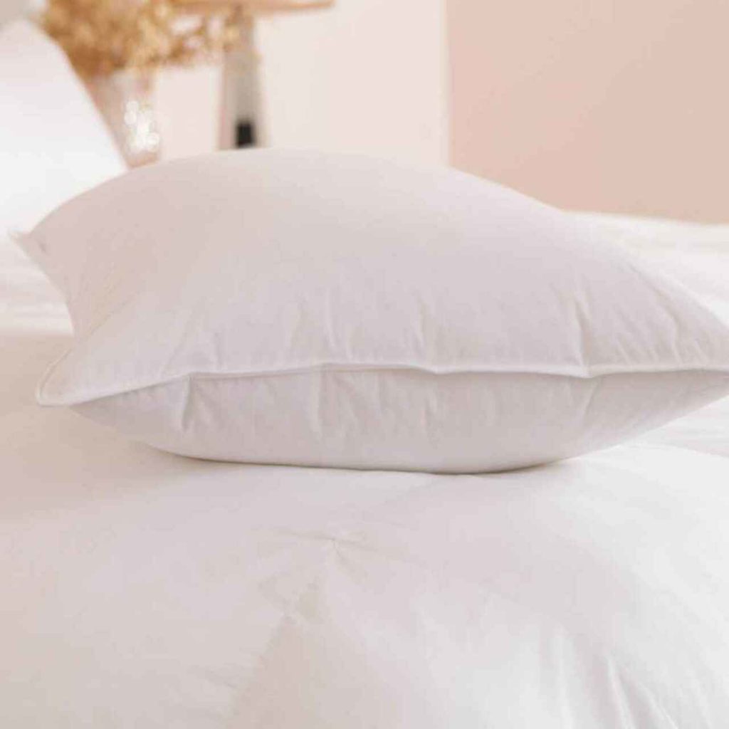 Almohada Hilton 100% Ganso (Soporte Ligero)